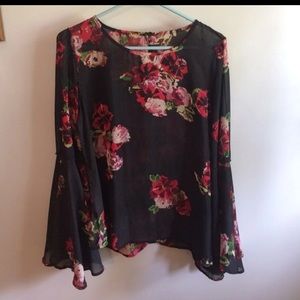 Bell sleeve top